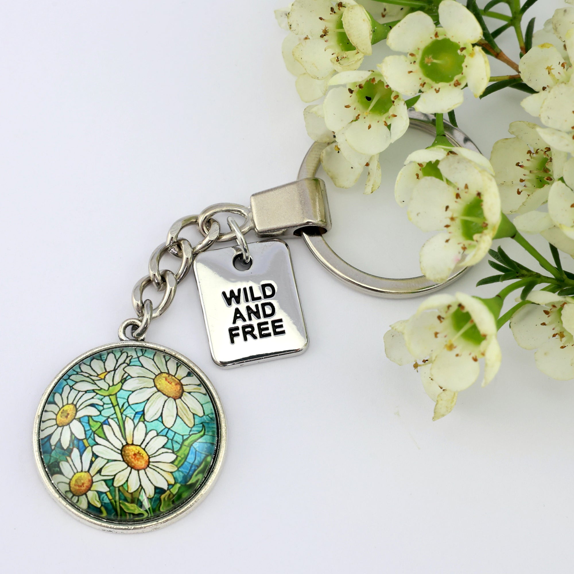 FLORAL WONDERS - Vintage Silver 'WILD AND FREE' Keyring - DAISY WINDOW (11123)