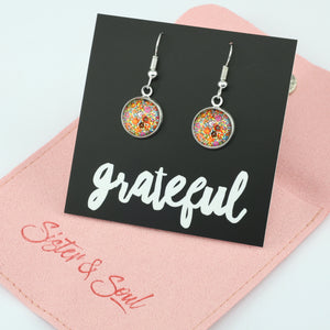 FLORAL WONDERS - Grateful - Bright Silver Dangle Earrings - FLOWER PATCH (11142)